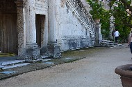 Giardino di  Villa d'Este. Vialone e scalinata / PhotoSilvana Matozza, Guido Bonacci