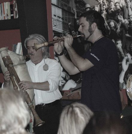 Giuseppe Salamone e Paolo Napoli durante il concerto di introduzione si documentari.