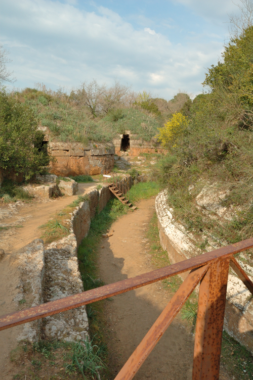 ../Images/Etruscan_necropolis_of_the_Banditaccia.jpg