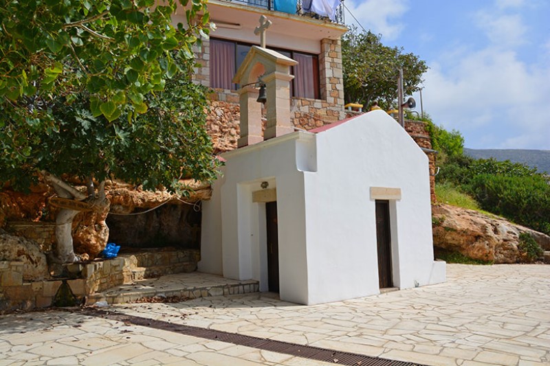 Crete. Falassarna. Agia Paraskevi beach. Piccola chiesa bianca. PhotoSilvana Matozza, Guido Bonacci