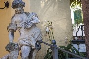 Thumbs/tn_Statua-di-donna-con-cornucopia.jpg