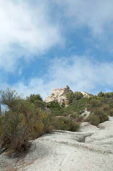 Sentiero roccioso. Panorama d'Epomeo