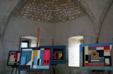 Moschea con quadri dell'esposizione: Luce nella città vecchia di Rethymnon. 