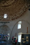 'esposizione di pittura all'interno della Moschea della Fortezza.
