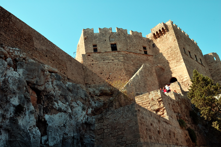 Acropoli. Scalinata d'accesso al Castello